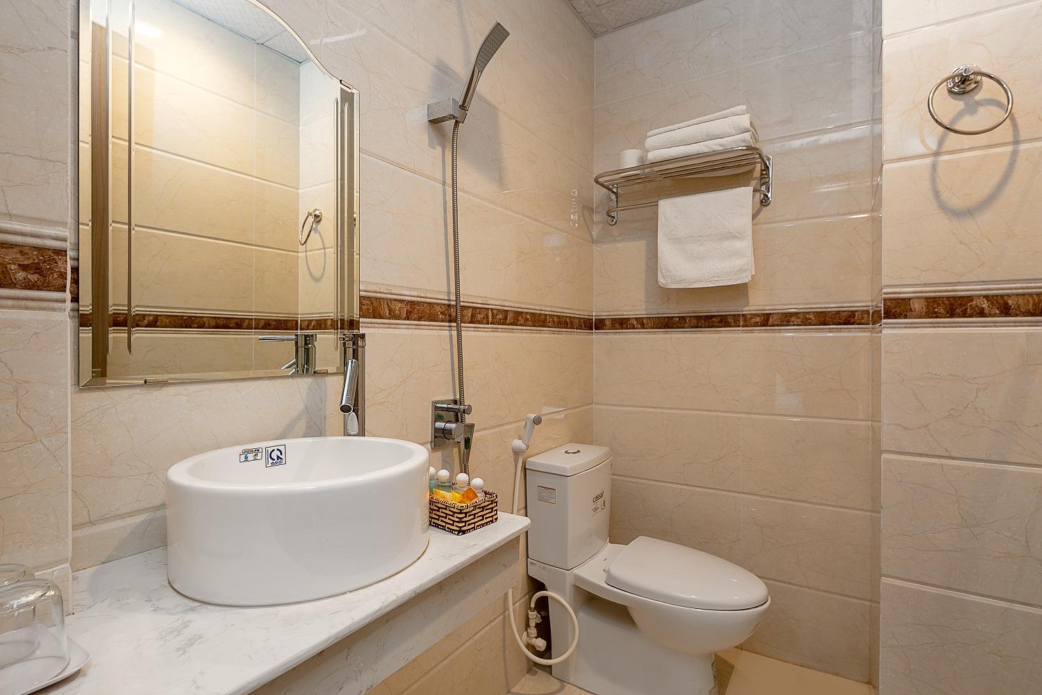 Duong Gia Hotel Dn By - Bay Luxury 다낭 외부 사진